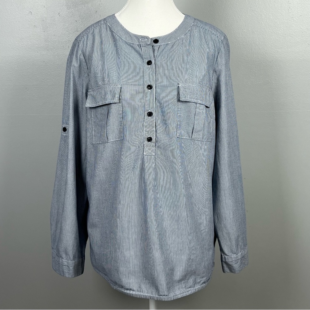 QMack 100% cotton blue white micro stripe popover roll sleeve top, size XL.